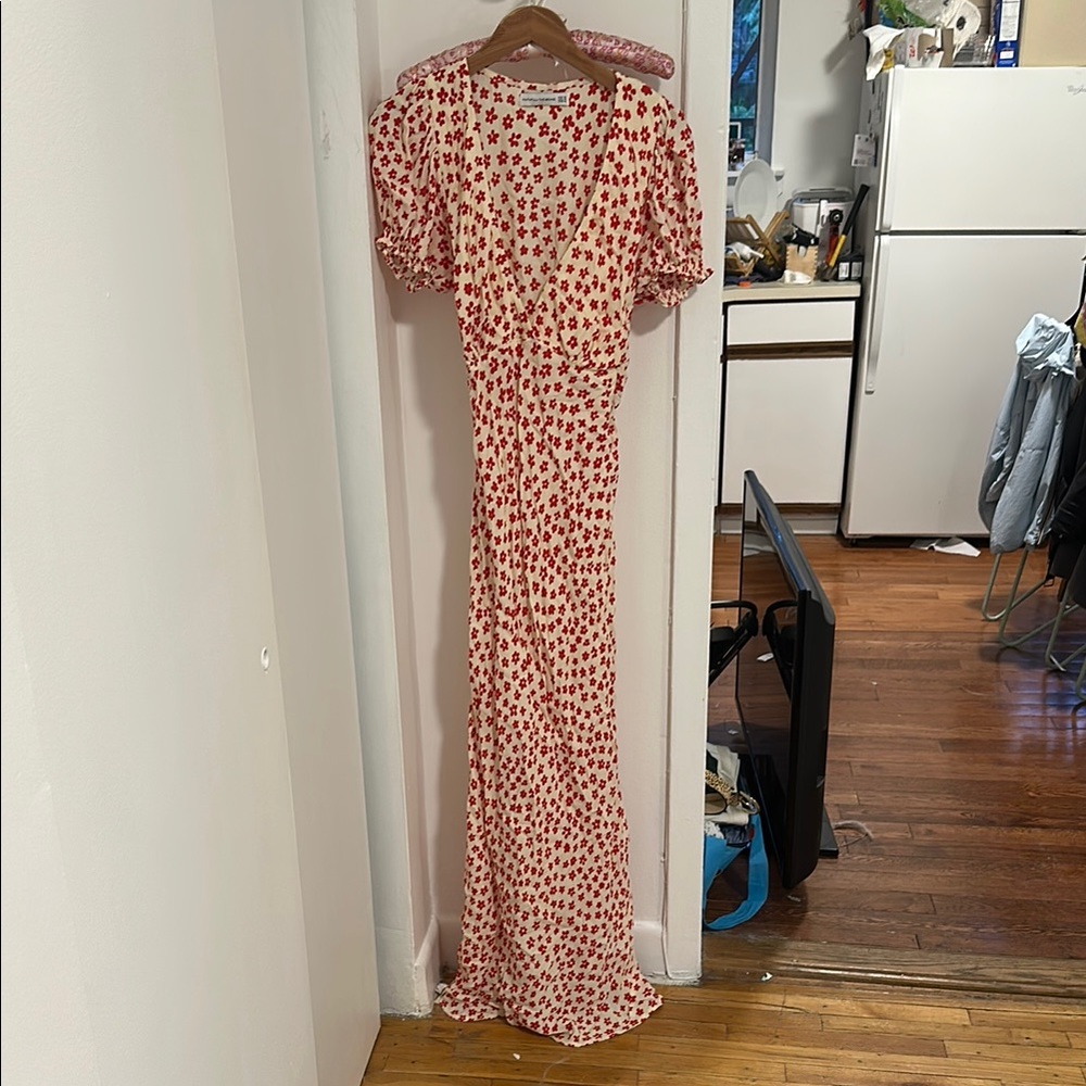Chic Red and White Floral Maxi Dress
